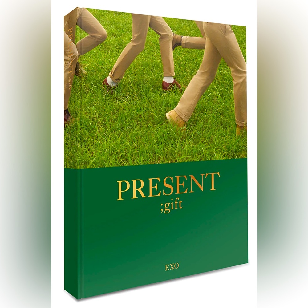 EXO PRESENT ; gift Photobook (Kpop)